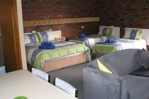 Coorrabin Motor Inn - Accommodation QLD 6