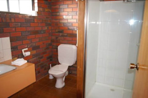 Coorrabin Motor Inn - Accommodation QLD 7