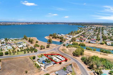 Kennedy Holiday Villas - Accommodation QLD 0