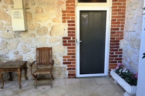Arundel's Boutique Accommodation - Accommodation QLD 2