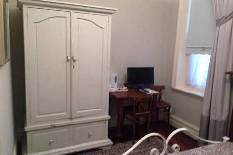 Arundel's Boutique Accommodation - Accommodation QLD 5