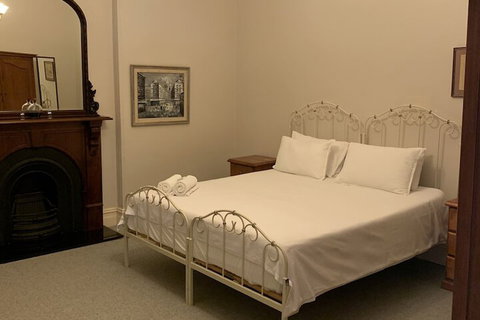 Arundel's Boutique Accommodation - Accommodation QLD 7