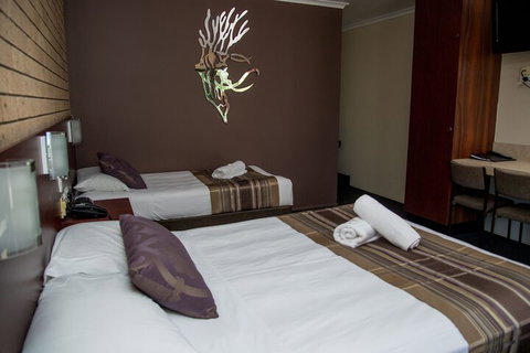 Sarina Motor Inn - Accommodation QLD 6