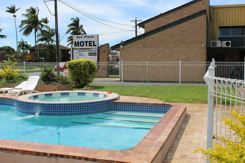 Sun Plaza Motel Mackay - Accommodation QLD 4