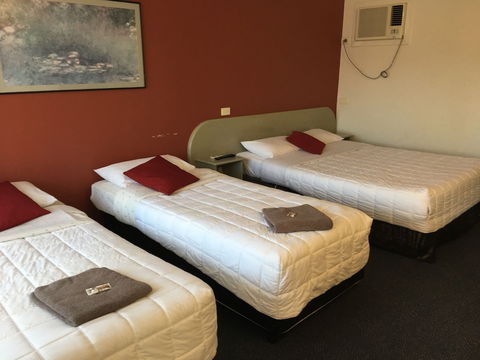Parkway Motel - Accommodation QLD 6