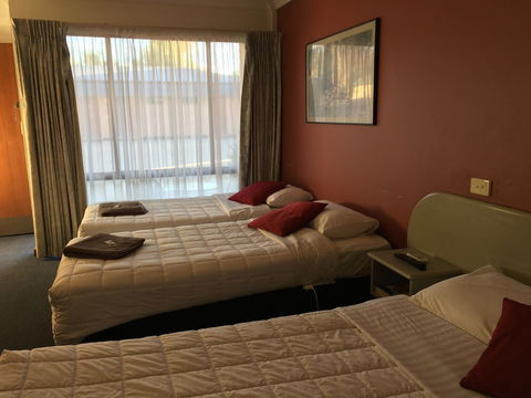 Parkway Motel - Accommodation QLD 2