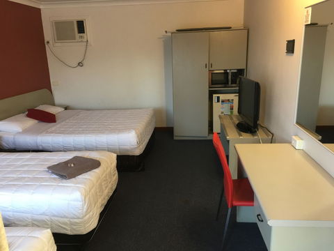 Parkway Motel - Accommodation QLD 0