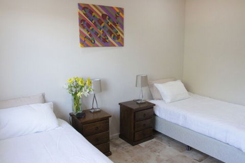 Wunan House - Accommodation QLD 6