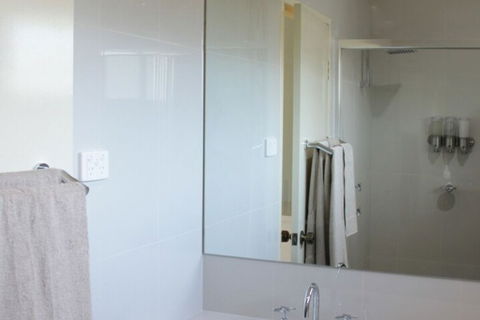 Wunan House - Accommodation QLD 7