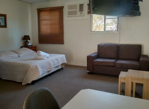 Ironbark Inn - Accommodation QLD 3