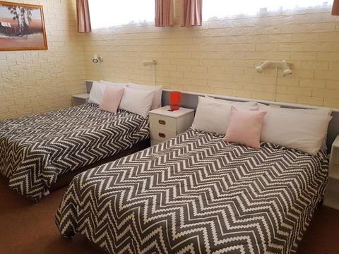 Jillaroo Motor Inn - Accommodation QLD 3