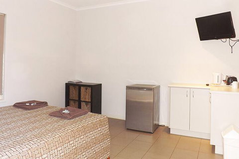 Derby Lodge Self Contained Apartments - Accommodation QLD 4