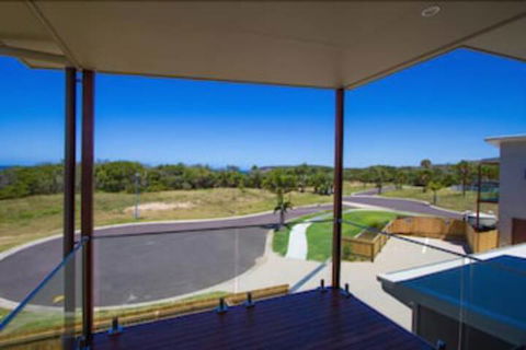 Agnes Sails - Accommodation QLD 1