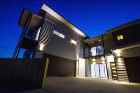 Agnes Sails - Accommodation QLD 0