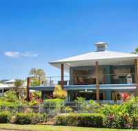 Reeflections Beachfront Holiday House - Accommodation QLD