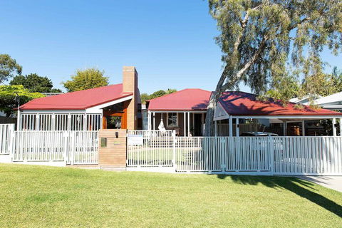 A PERFECT STAY - Bacchus - Accommodation QLD 7