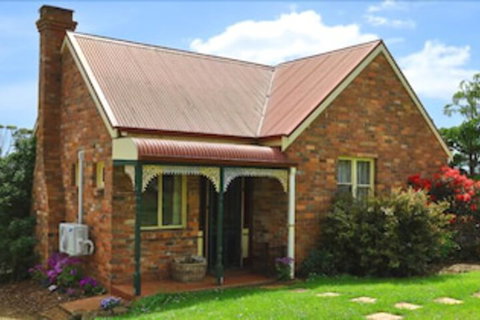 Killynaught Spa Cottages - Accommodation QLD 3