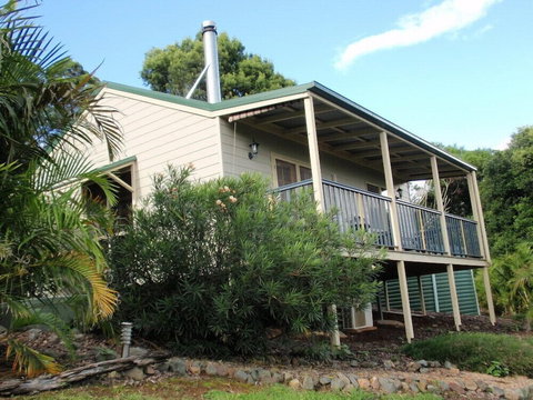 Maleny Luxury Cottages - Accommodation QLD 3