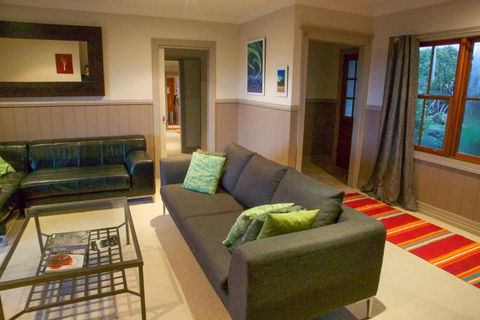 Ironstone Views - Accommodation QLD 3