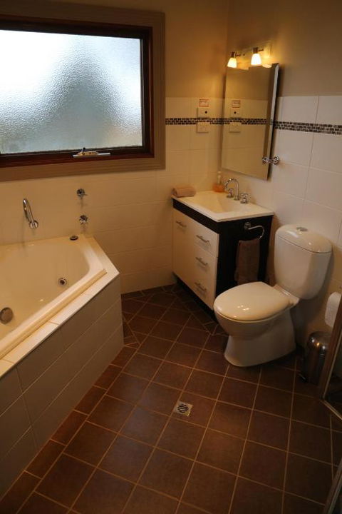 Ironstone Views - Accommodation QLD 5