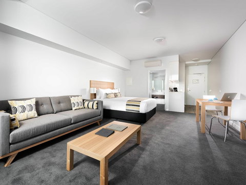 Be. Fremantle - Accommodation QLD 3