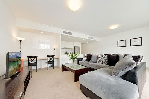 Astra Apartments Rhodes - Accommodation QLD 4