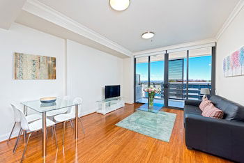 Astra Apartments Rhodes - Accommodation QLD 6
