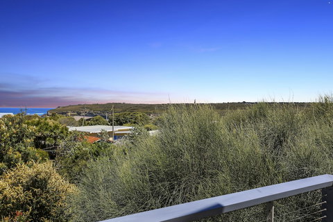 Anchors Beach House - Accommodation QLD 6