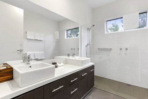 Anchors Beach House - Accommodation QLD 0