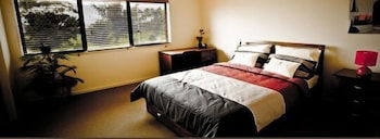Insaa Serviced Apartments Dandenong - Accommodation QLD 3