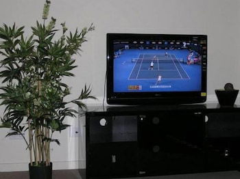 Insaa Serviced Apartments Dandenong - Accommodation QLD 6