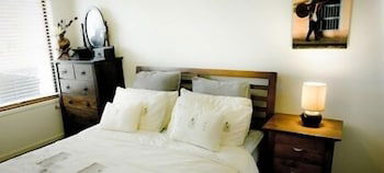 Insaa Serviced Apartments Dandenong - Accommodation QLD 1