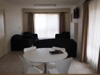 Jacaranda Motel & Holiday Units - Accommodation QLD 5