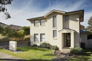 Charlestown Terrace - Accommodation QLD 1