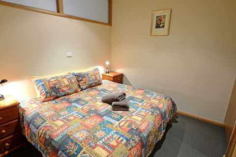 Falls Creek Country Club - Accommodation QLD 0