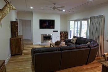 G.g's By The River - Accommodation QLD 6