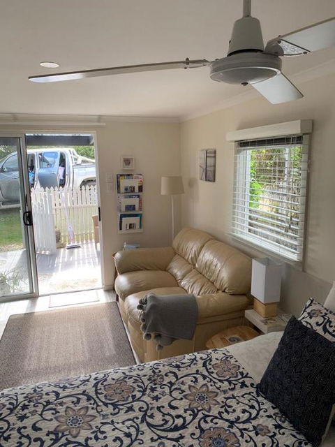 Wintergarden Beach Cabin - Accommodation QLD 3