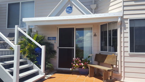 Blue Summit Cottages - Accommodation QLD 0