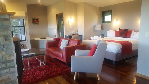 Blue Summit Cottages - Accommodation QLD 4