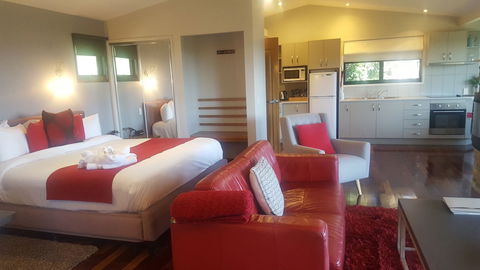 Blue Summit Cottages - Accommodation QLD 2