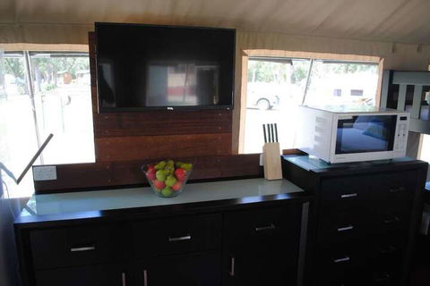 Island View Beach Resort - Accommodation QLD 7
