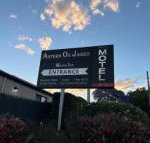 Asters on James Motor Inn - Accommodation QLD