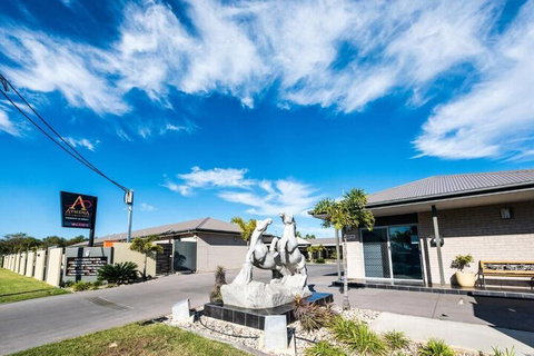 Athena Studio Units - Accommodation QLD 2