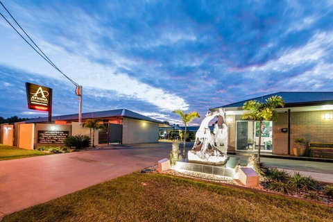 Athena Studio Units - Accommodation QLD 3