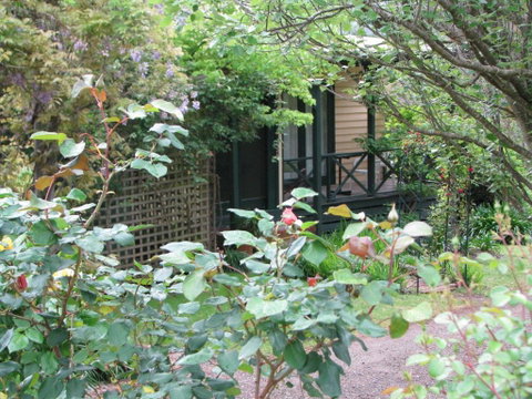 Leafield Cottages - Accommodation QLD 5