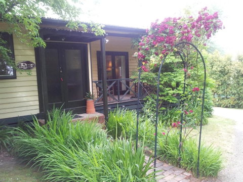 Leafield Cottages - Accommodation QLD 2