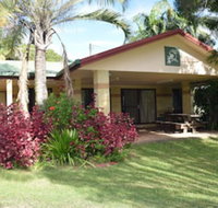 Mooyabil Farm Holidays - Accommodation QLD