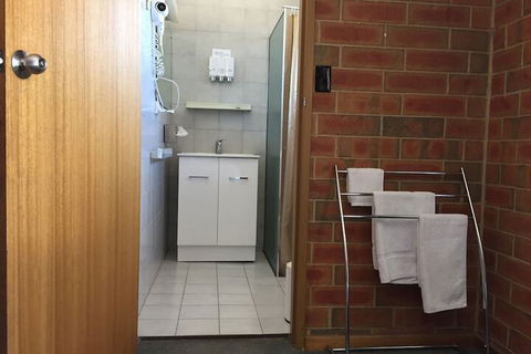 Pooraka Motor Inn - Accommodation QLD 4
