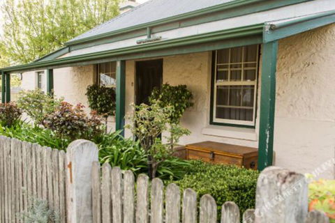 Georgies Cottage - Accommodation QLD 2