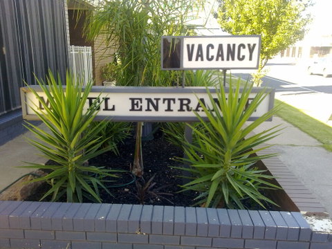 Warrina Motor Inn - Accommodation QLD 0